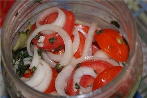 Как приготовить маринованные помидоры
