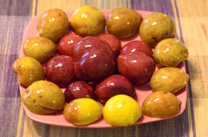 Соленные сливы как оливки