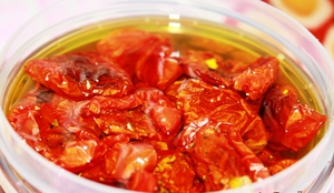 Вяленые помидоры в масле - еще один вкусный рецепт