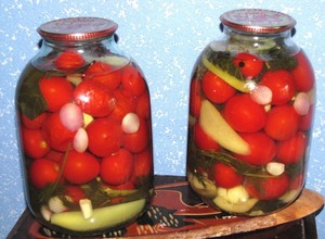 Рецепты быстрого приготовления маринованных помидор с дольками чеснока