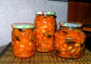 Продукты для салата из баклажан и фасоли