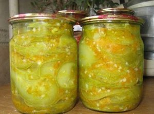 Кабачки можно также закрыть в маринаде, как огурцы