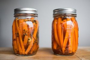 Морковь на зиму - салаты в банках