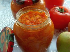 Аджика с яблоками на зиму - пошаговый рецепт