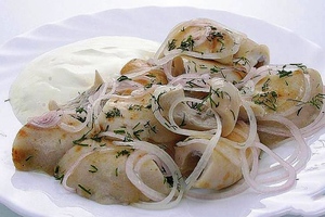 Грузди  со сметаной - это очень вкусно