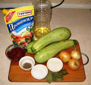 Вкусная икра с майонезом из кабачков