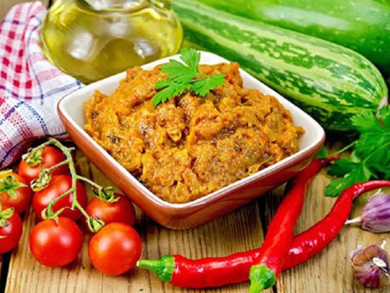 Кабачковая икра с чесноком и томатами Кабачковая икра с чесноком на зиму - рецепт