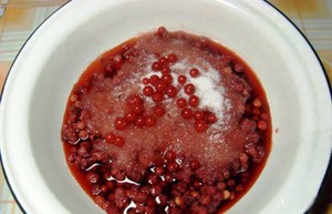 Красная смородина и земляника - вкусное варенье