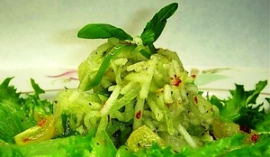 Вкусный салат с необычным вкусом - редька с киви 