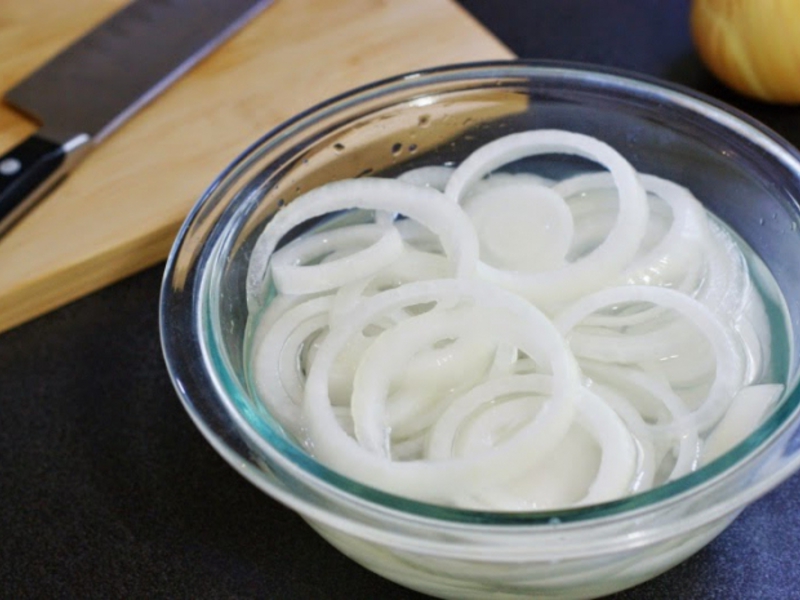 Для чего маринуют лук К чему подают маринованный лук
