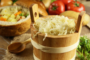 Квашеная капуста с яблоками - вкусные рецепты зимних заготовок