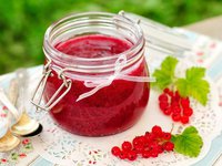 Красная смородина, протертая с сахаром на зиму