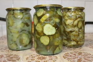 Как сделать закуску из огурцов