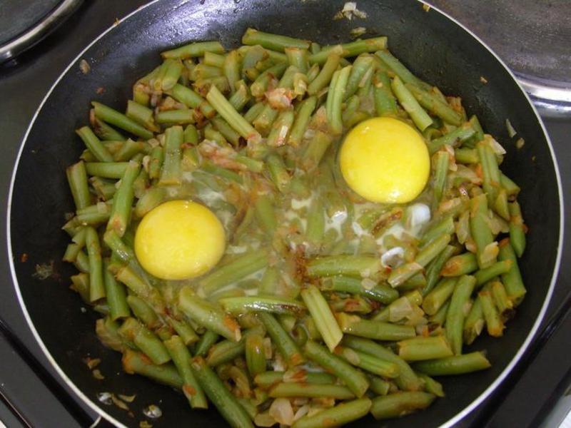 Стручковая фасоль с яйцами Спаржевая фасоль для запекания с овощами