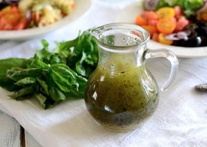 Рецепт для приготовления ароматного масла и уксуса из базилика
