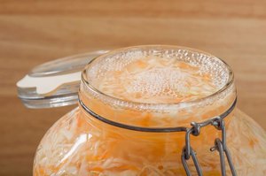 Квашенная капуста по классическому рецепту с рассолом