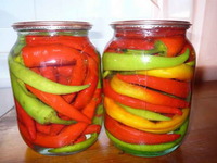 Маринованный жгучий перец