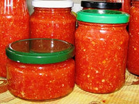 Аджика из помидор с добавлением хрена