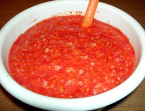 Острая аджика из перца и помидор