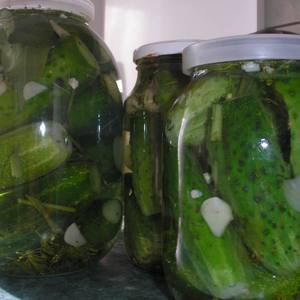 Соленые огурцы