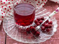 Особенности приготовления вкусного компота из свежих и замороженных вишен