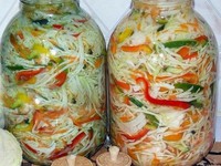 Как засолить квашеную капусту в банках