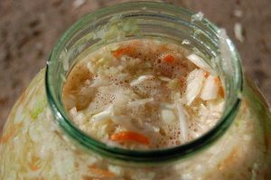 Капуста с клюквой и брусникой