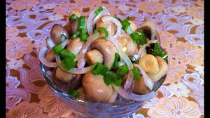 Шампиньоны с луком