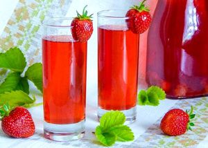 Рецепт компота из клубники