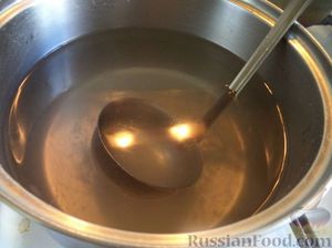 Для маринада на 1 л отваренных грибов: • Грибы белые (боровики) • Вода – 1,2 л • Соль не йодированная – 1,5 ст. ложки • Лавровый лист – 2 шт. 