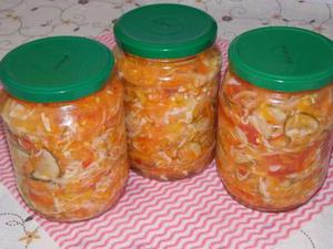  Консервированный салат и свежие овощи