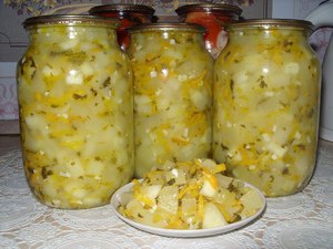 Аппетитный салат из кабачков на зиму