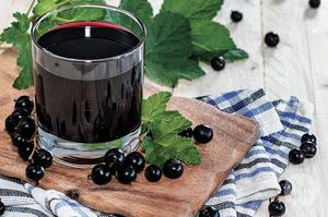 Компот из черной смородины - рецепты 