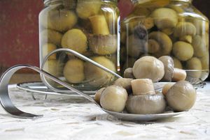 Как быстро засолить шампиньоны в домашних условиях