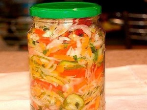 Салаты из кабачков 