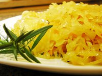 Полезные свойства  квашенной тушеной капусты