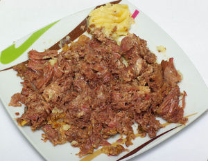 Вариант тушенки c отварными макаронами