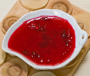 Приготовление соуса из смородины