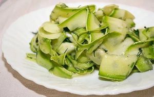 Как приготовить салат из кабачков