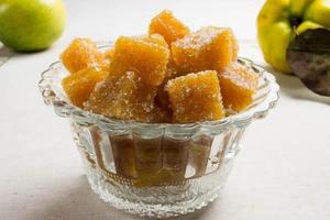 Лакомство мармелад из айвы
