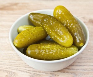 Как мариновать огурцы на зиму