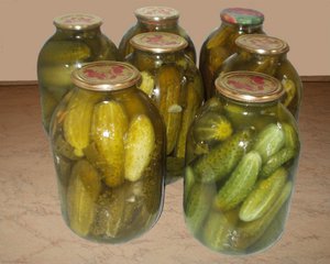 Соленые огурцы