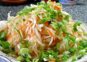 Маринованная капуста с морковью по-корейски