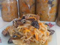 Солянка из капусты на зиму с грибами