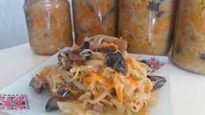 Солянка из капусты на зиму с грибами 