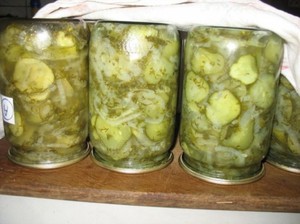 Зимний салат из огурцов
