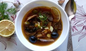 Вкусная солянка с грибами