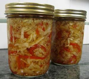 Капуста с хреном и помидорами